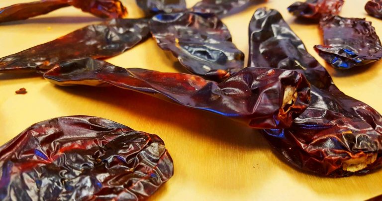 Masse new mexico chili på bordet