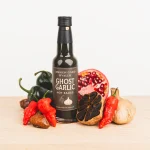 Ghost Garlic Hot Sauce med masse fargerike krydder og grønnsaker
