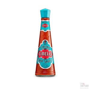 Firelli Hot Sauce mot hvit bakgrunn